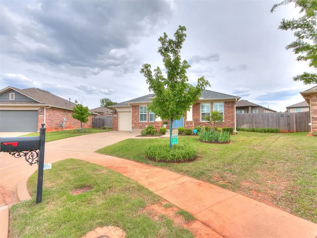Photo 4 — 906 Butterfly Way, Norman, OK 73069