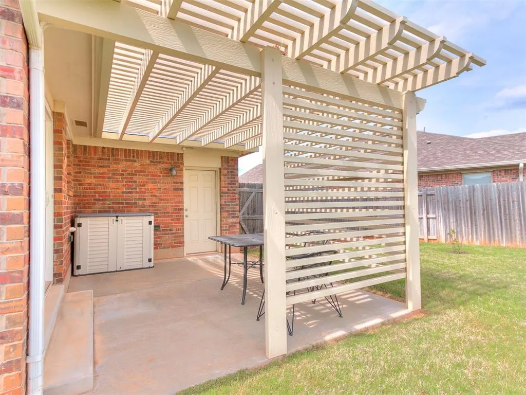 Photo 9 — 906 Butterfly Way, Norman, OK 73069