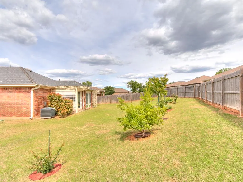 Photo 12 — 906 Butterfly Way, Norman, OK 73069