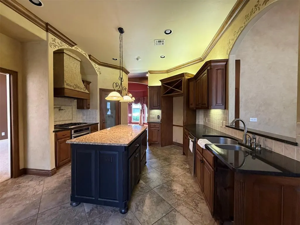 Photo 7 — 2704 SW 136th Street, Oklahoma City, OK 73170