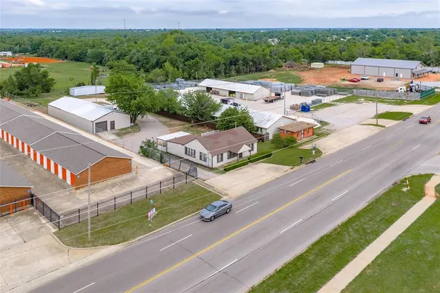 Photo 3 — 2127 SE 44th Street, Oklahoma City, OK 73129