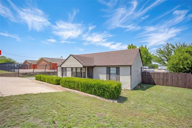 Photo 7 — 2127 SE 44th Street, Oklahoma City, OK 73129
