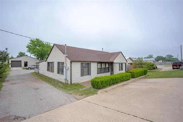 Photo 8 — 2127 SE 44th Street, Oklahoma City, OK 73129