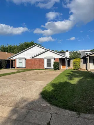 Sold home at 1906 Christie Drive