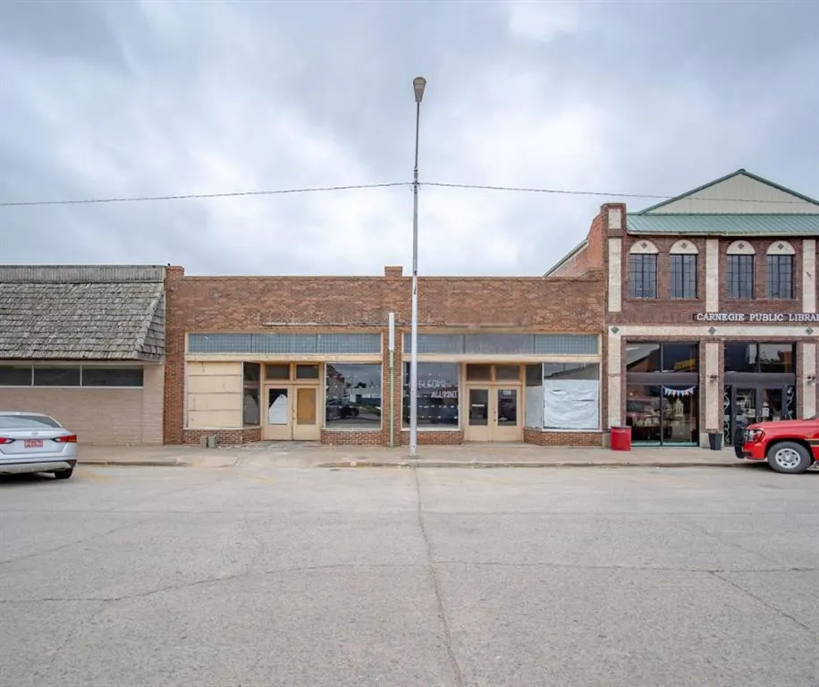 Photo 2 — 8 E Main Street, Carnegie, OK 73015