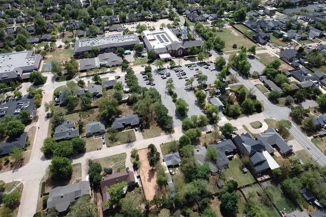 Photo 4 — 617 NW 45th Street, Oklahoma City, OK 73118
