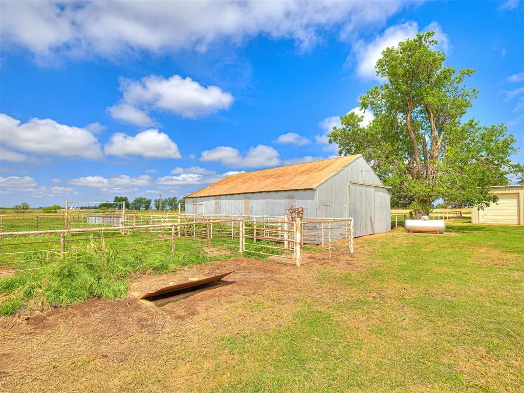 Photo 37 — 13320 E 770 Road, Kingfisher, OK 73750