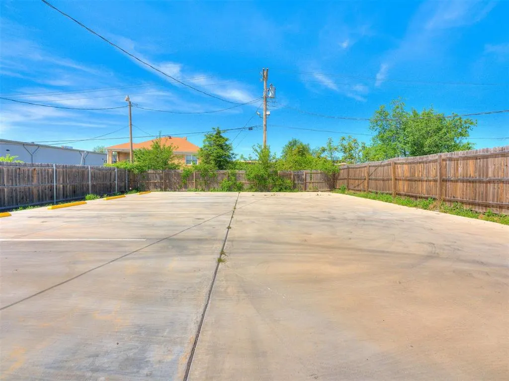 Photo 3 — 1929 NW 23rd Street, Oklahoma City, OK 73106