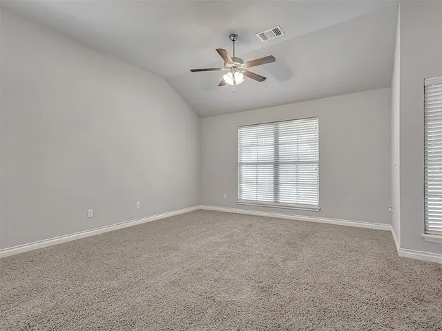 Photo 2 — 3304 Eaglerock Lane, Norman, OK 73069