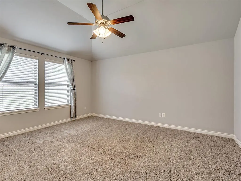 Photo 10 — 3304 Eaglerock Lane, Norman, OK 73069