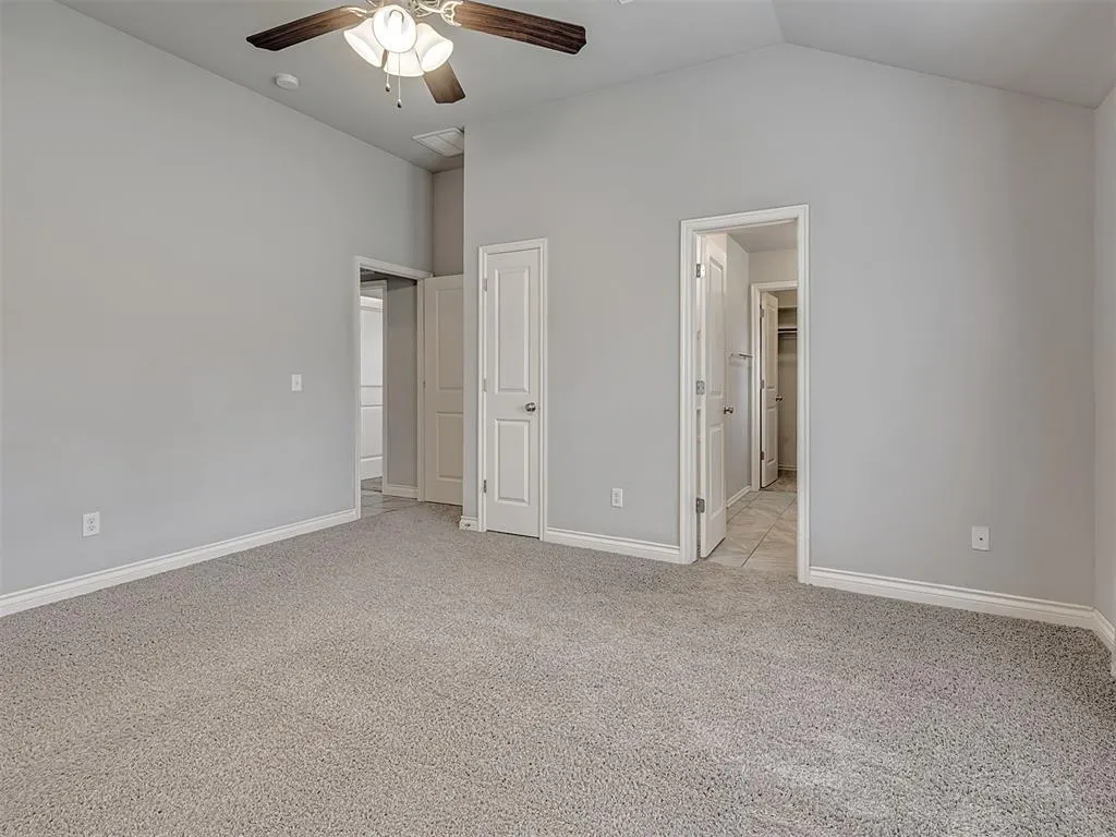 Photo 12 — 3304 Eaglerock Lane, Norman, OK 73069