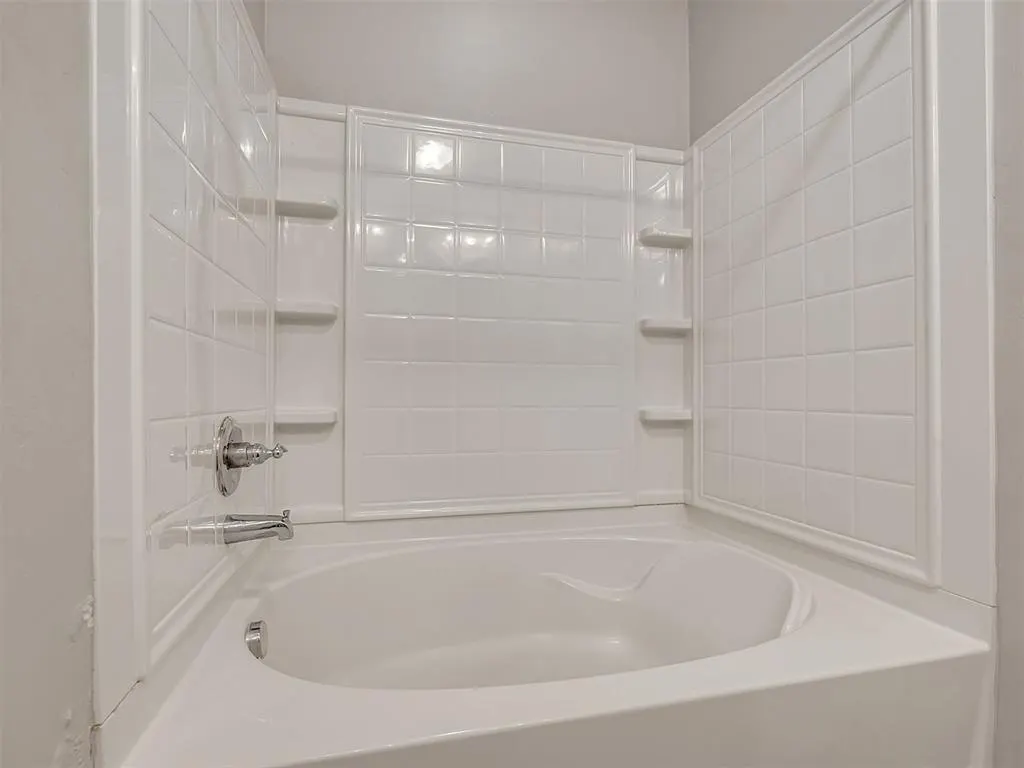 Photo 14 — 3304 Eaglerock Lane, Norman, OK 73069
