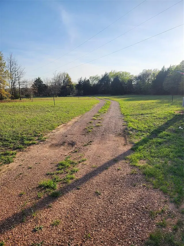 Photo 4 — 42568 Tooley Road, Asher, OK 74826