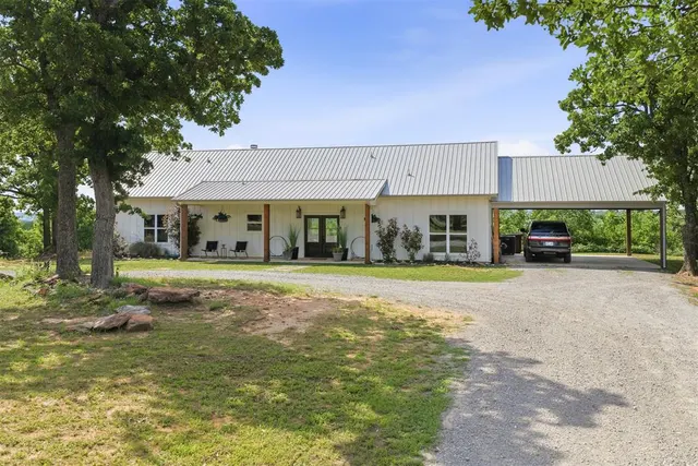 Photo 2 — 24634 E County Road 1560, Maysville, OK 73057