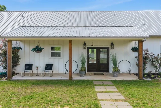 Photo 3 — 24634 E County Road 1560, Maysville, OK 73057