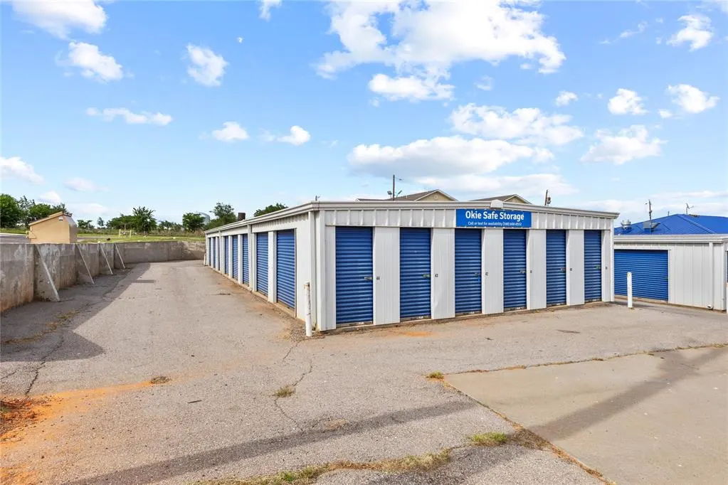 Photo 5 — 401 W Davis Avenue, Weatherford, OK 73096