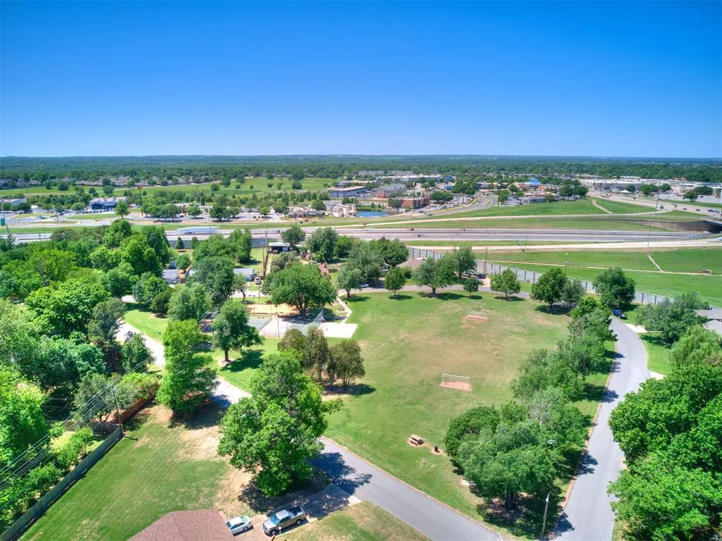 Photo 36 — 2626 Chateau Drive, Norman, OK 73069