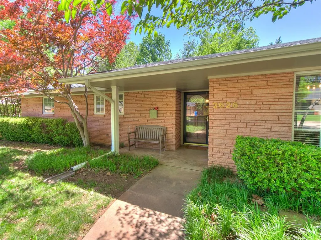 Photo 4 — 2626 Chateau Drive, Norman, OK 73069