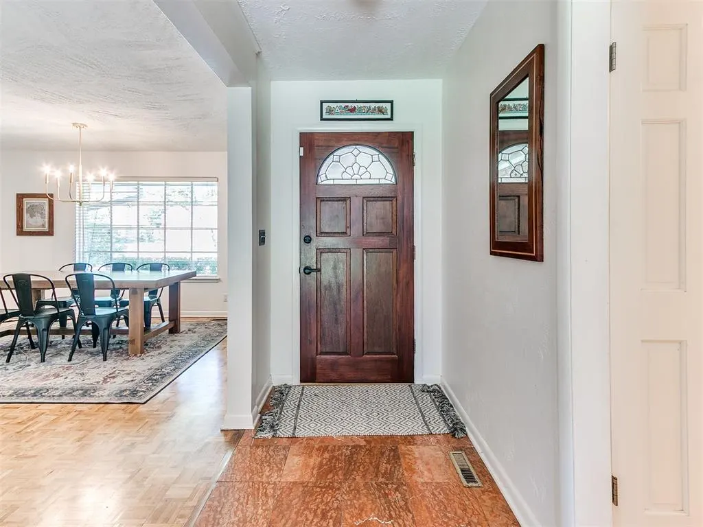 Photo 6 — 2626 Chateau Drive, Norman, OK 73069