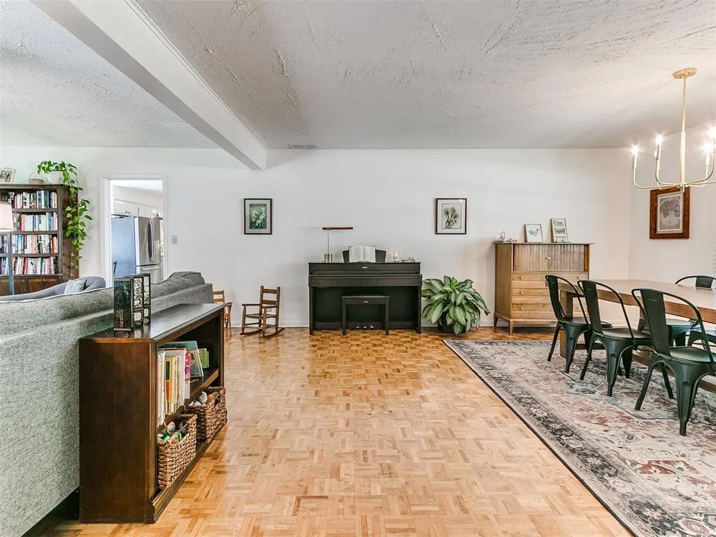Photo 7 — 2626 Chateau Drive, Norman, OK 73069