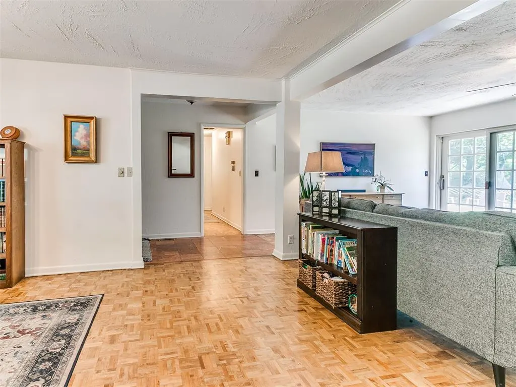Photo 9 — 2626 Chateau Drive, Norman, OK 73069