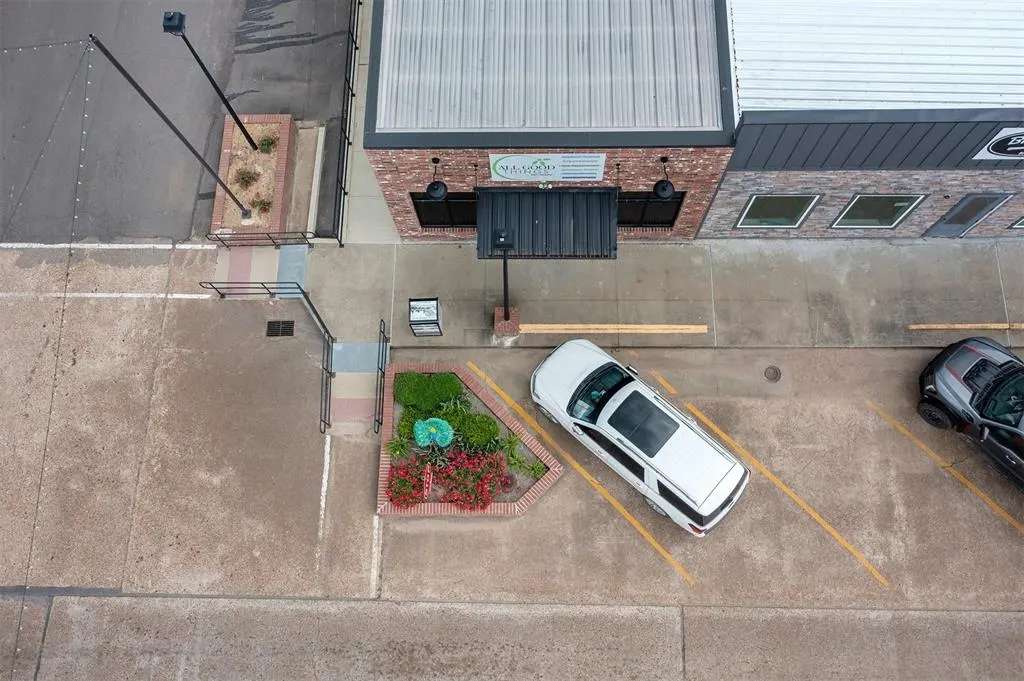 Photo 6 — 124 N Main Street, Broken Bow, OK 74728
