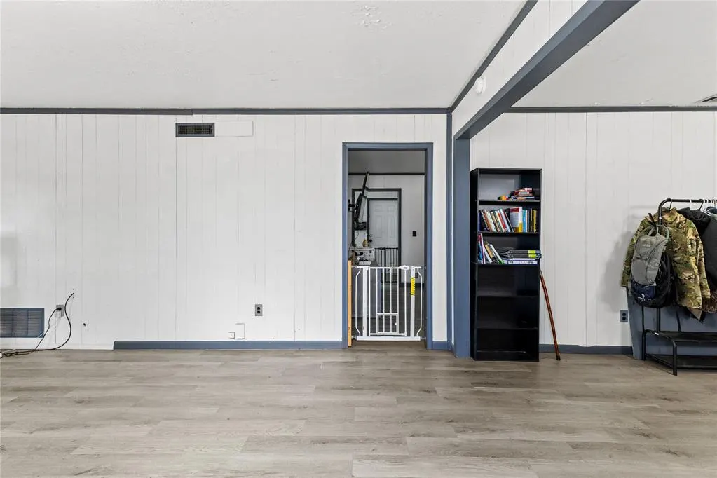 Photo 4 — 1401 S 14th Street, Clinton, OK 73601
