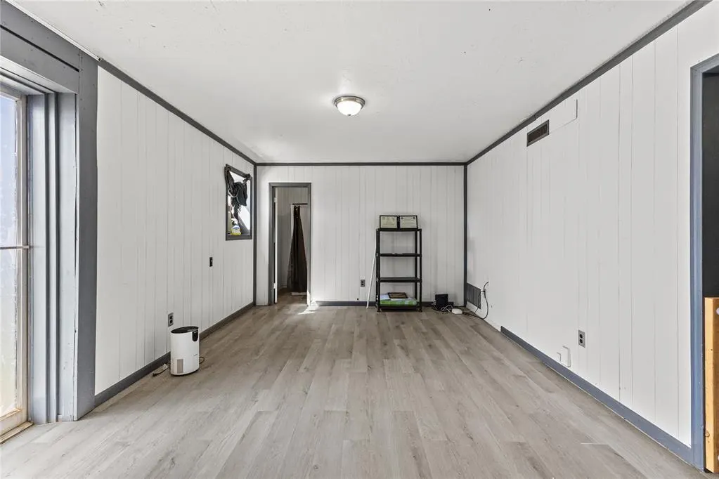 Photo 5 — 1401 S 14th Street, Clinton, OK 73601