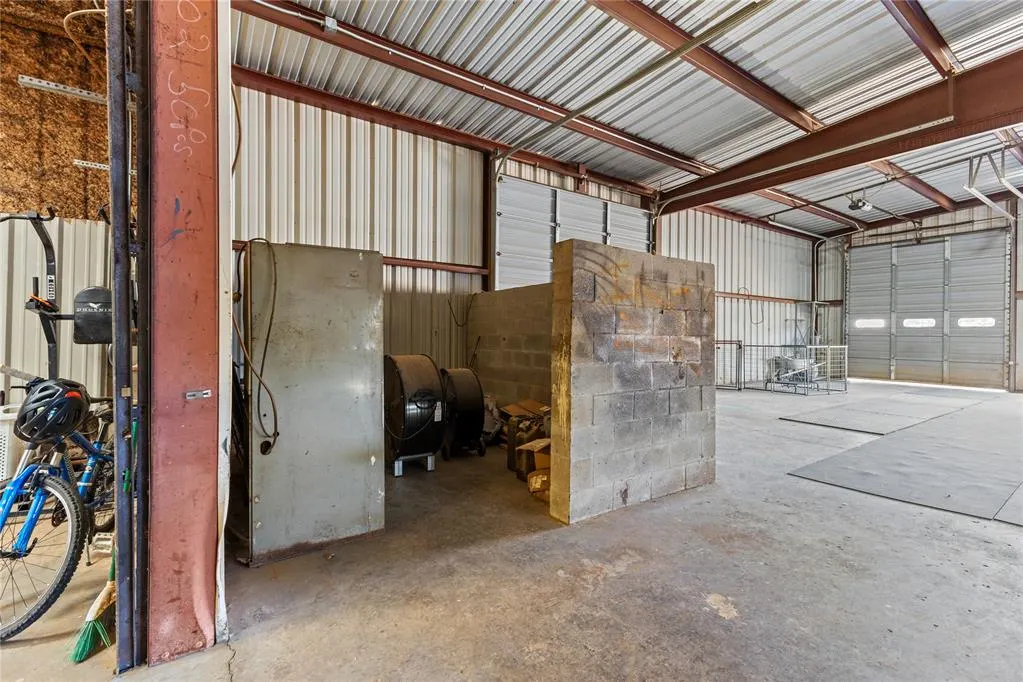 Photo 19 — 1401 S 14th Street, Clinton, OK 73601