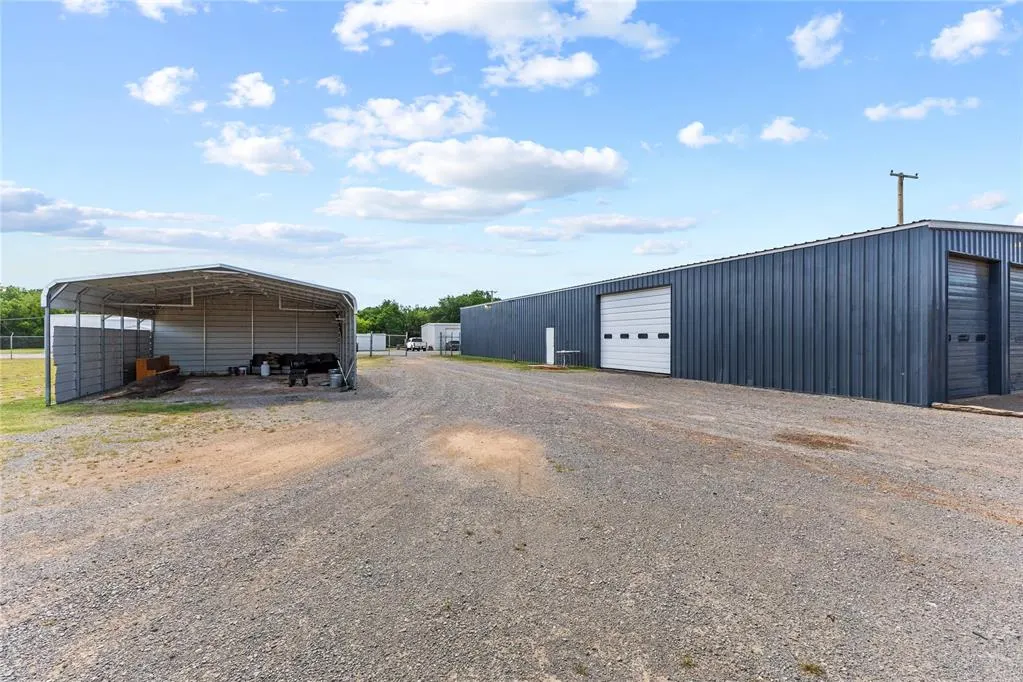 Photo 23 — 1401 S 14th Street, Clinton, OK 73601