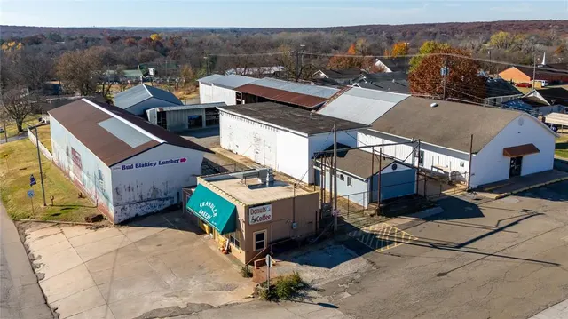 Photo 4 — 107 W 13th Street, Chandler, OK 74834