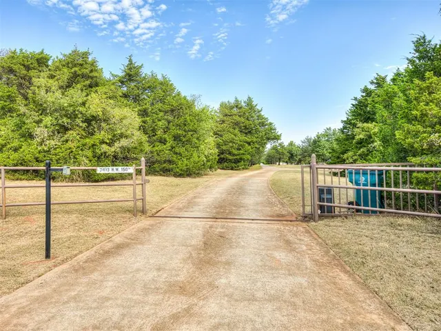 Photo 2 — 7413 NW 150th Street, Oklahoma City, OK 73142