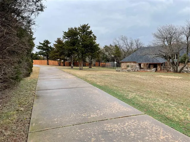Photo 3 — 7413 NW 150th Street, Oklahoma City, OK 73142