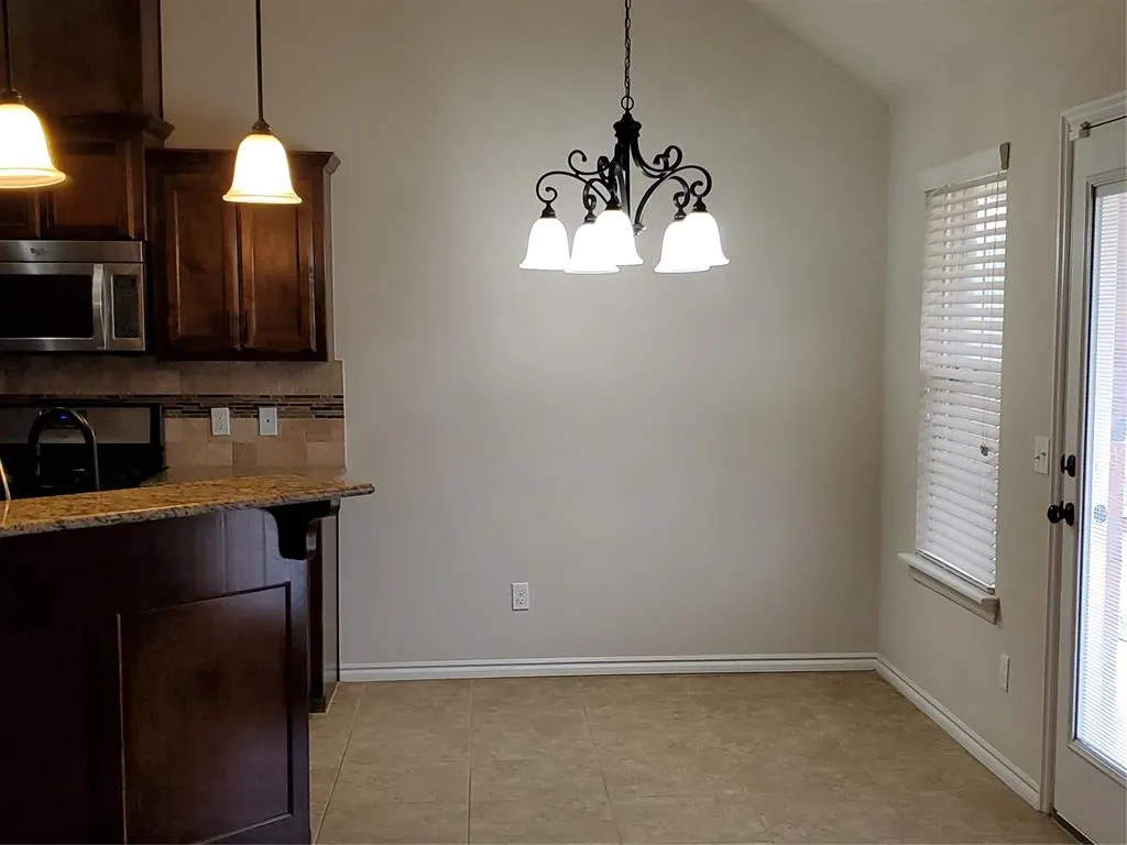 Photo 5 — 16113 Juliet Drive, Edmond, OK 73013