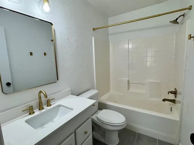 Photo 7 — 223 W 6th Street, Edmond, OK 73003
