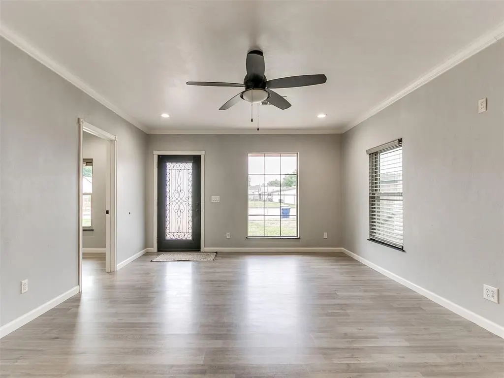 Photo 18 — 208 E Broadway Avenue, Kingfisher, OK 73750