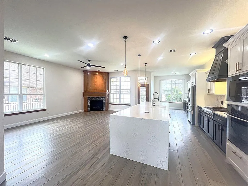 Photo 2 — 16700 Brewster Lane, Edmond, OK 73012