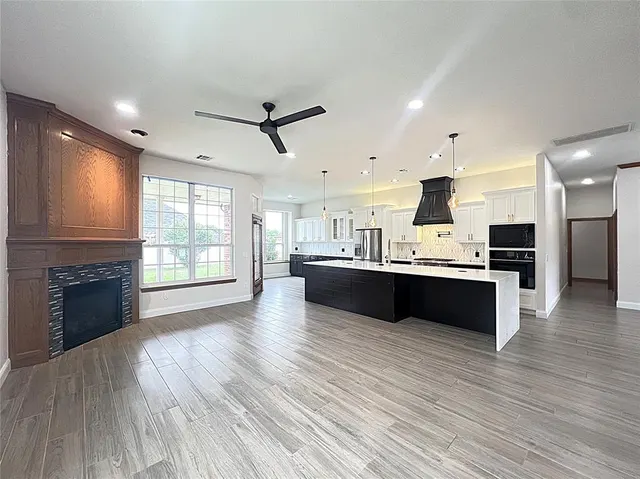 Photo 3 — 16700 Brewster Lane, Edmond, OK 73012