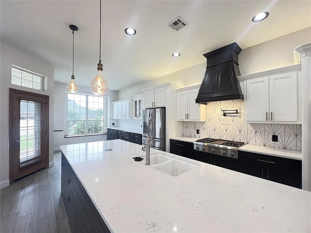 Photo 5 — 16700 Brewster Lane, Edmond, OK 73012