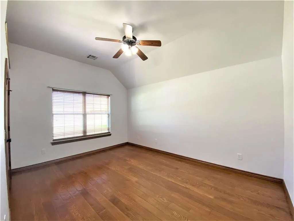 Photo 13 — 16700 Brewster Lane, Edmond, OK 73012