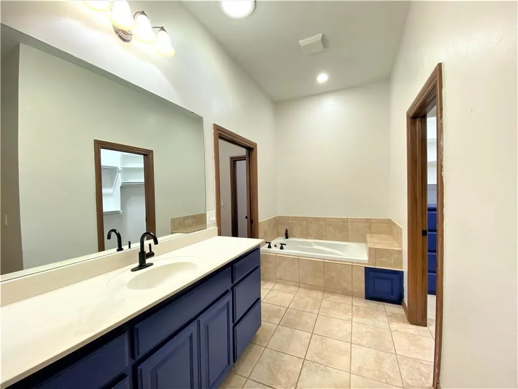 Photo 17 — 16700 Brewster Lane, Edmond, OK 73012