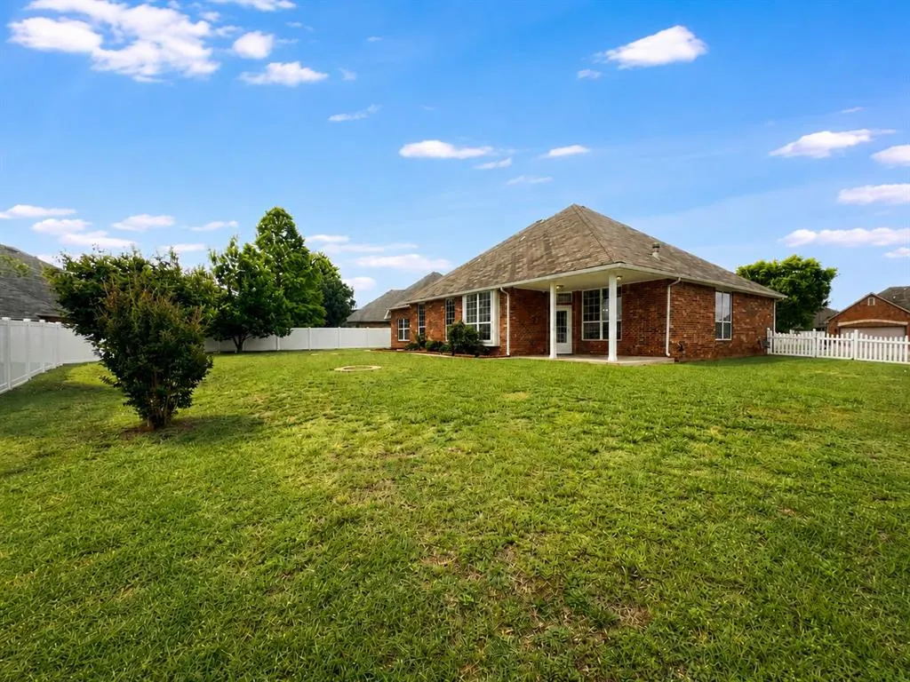 Photo 24 — 16700 Brewster Lane, Edmond, OK 73012