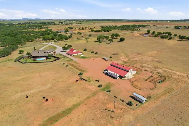 Photo 4 — 22334 N County Road 1940, Mangum, OK 73554