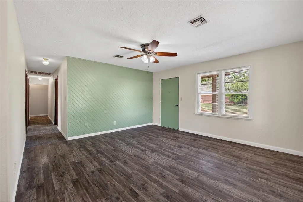 Photo 15 — 1222 W Broadway Avenue, Elk City, OK 73644