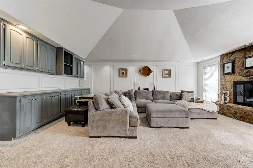 Photo 8 — 2109 Brookwood Place, Edmond, OK 73034