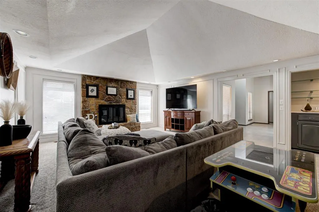 Photo 12 — 2109 Brookwood Place, Edmond, OK 73034