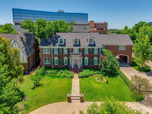 Photo 5 — 636 NE 14th Street, Oklahoma City, OK 73104