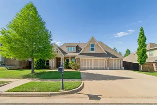 Sold home at 912 NW 185th Street