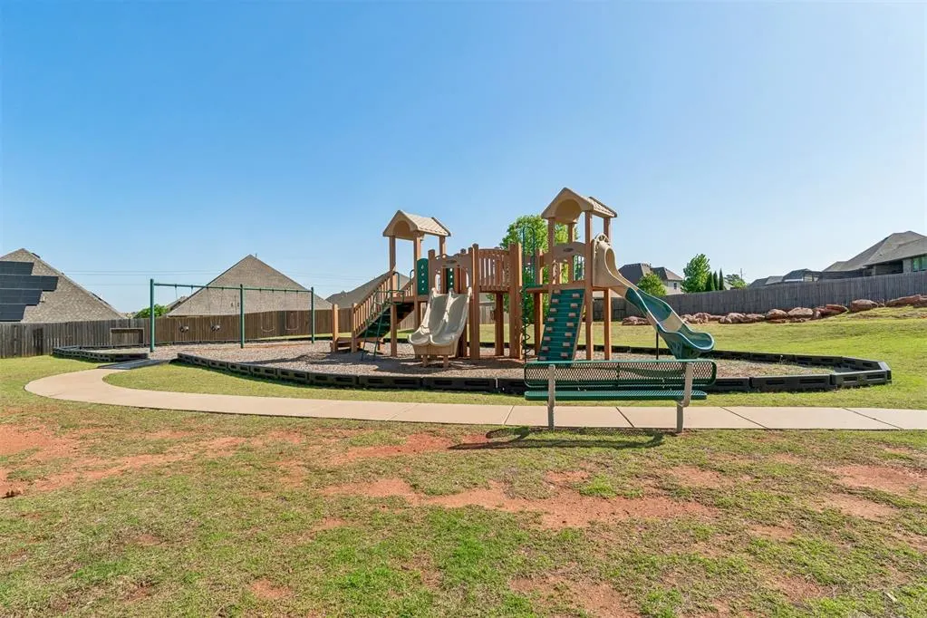 Photo 43 — 912 NW 185th Street, Edmond, OK 73012