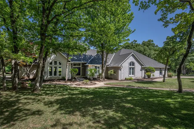 Photo 2 — 2500 Perth Drive, Edmond, OK 73013